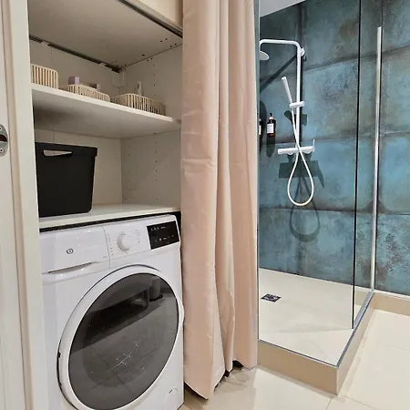 Azzurella - Suberbe T2 Neuf, A 3min Du Vieux Port Avec Parking Inclus - By Auraconciergerie Apartman