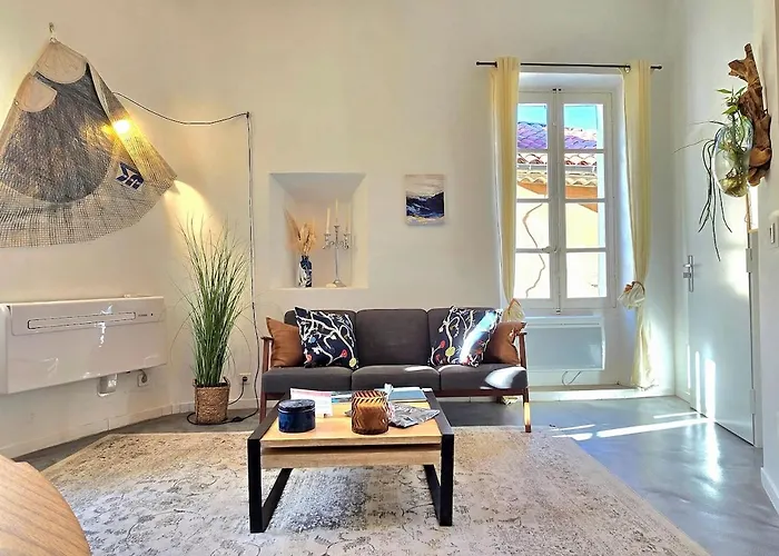 Azzurella - Suberbe T2 Neuf, A 3min Du Vieux Port Avec Parking Inclus - By Auraconciergerie Apartman