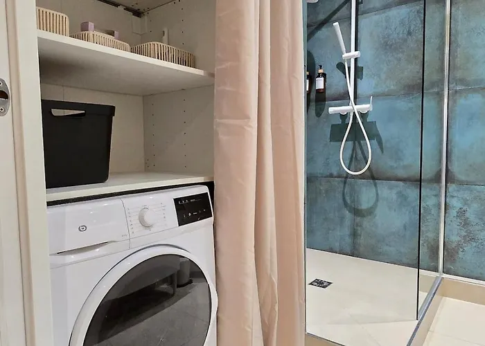 Azzurella - Suberbe T2 Neuf, A 3min Du Vieux Port Avec Parking Inclus - By Auraconciergerie Apartman